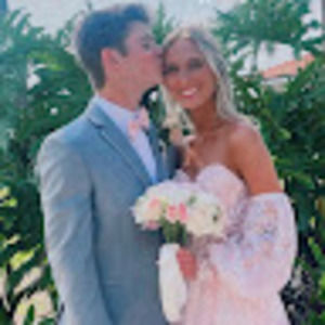 Meet your Posher, Caroline